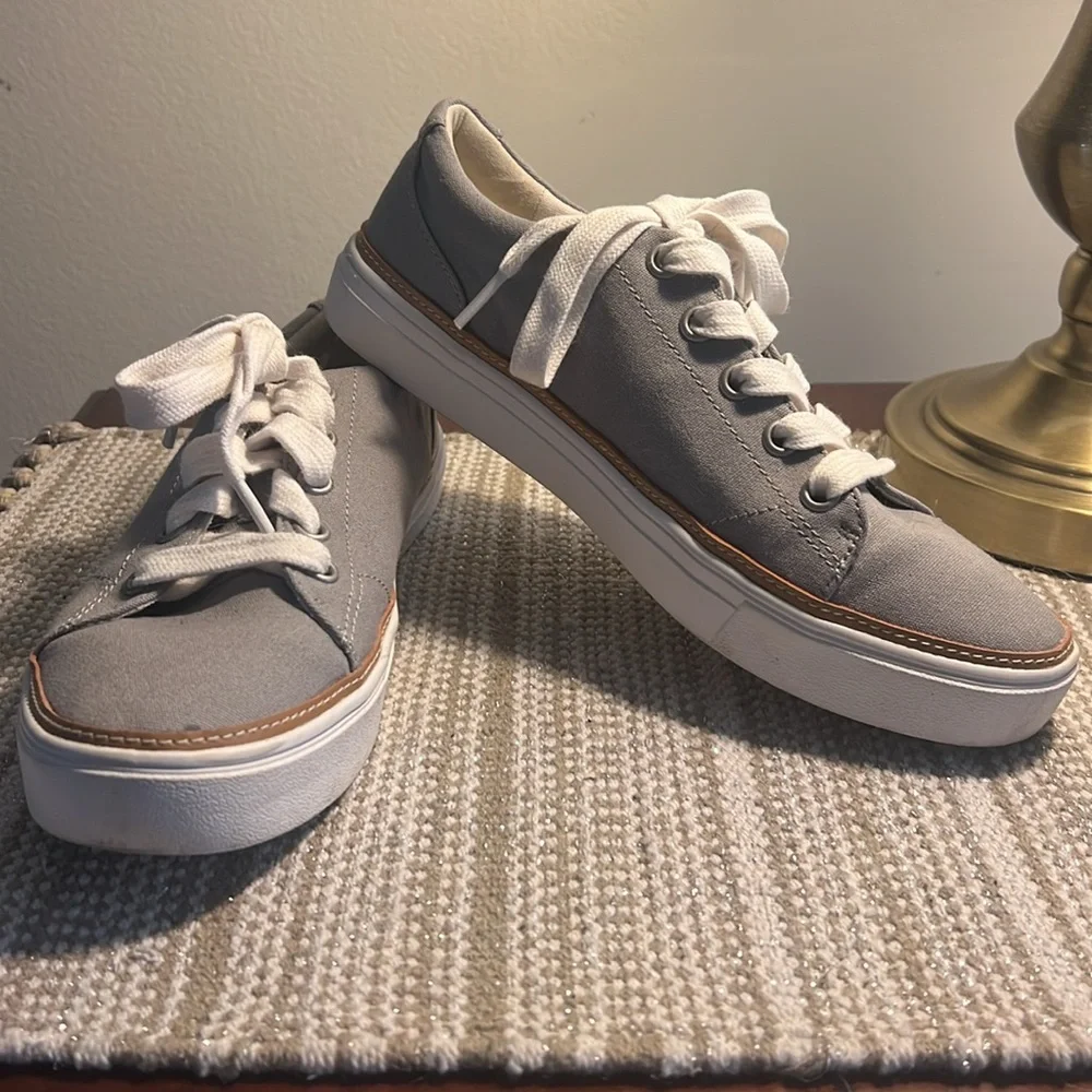 Toms Women’s Canvas Drizzle Gray Sneaker Size 9 RUNS SMALL